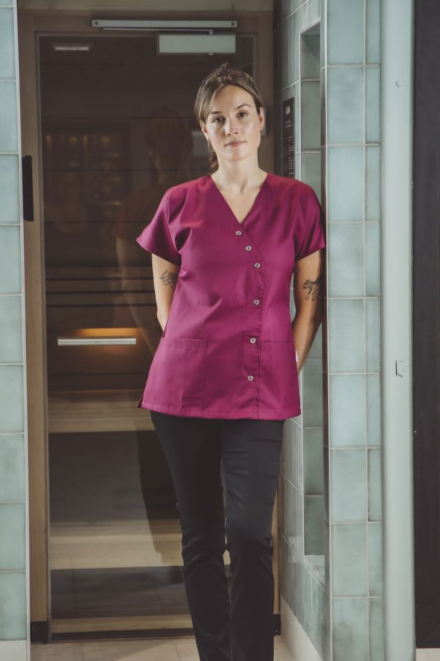 Medizinischer Kittel für Frauen, bei 95° waschbar CLINIC DRESS Medizinischer Kittel für Frauen, bei 95° waschbar CLINIC DRESS